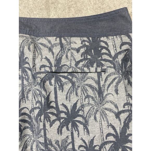 Travis Mathew Board Shorts Mens Size 40 Grey Plam Trees Swimming Vacation Beach - Picture 12 of 12